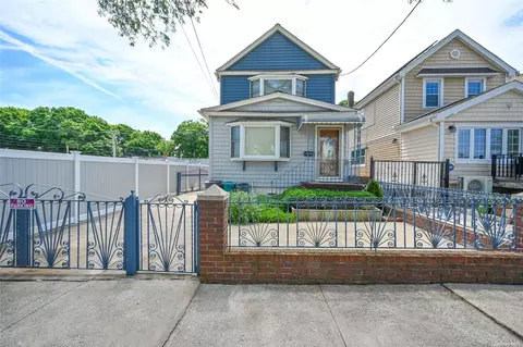 133-64 Peconic St, Queens, NY 11417