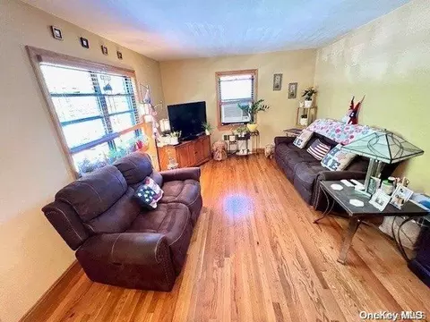 73-42 Springfield Blvd #48B2, Oakland Gardens, NY 11364