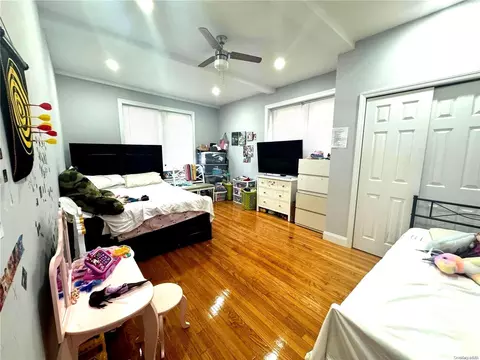 1 Hillside Ave #1F, North Hempstead, NY 11021