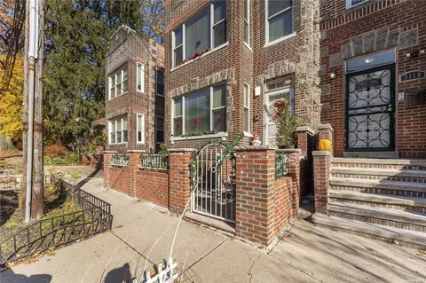 5112 Post Rd, New York, NY 10471