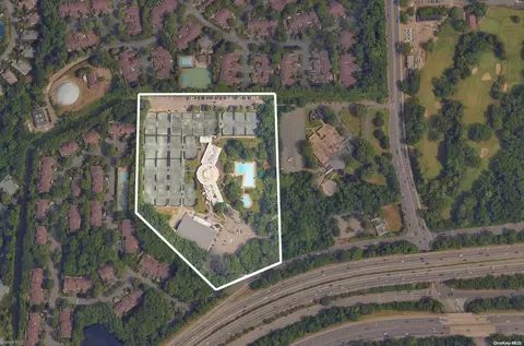 100 Long Island Expy, North Hempstead, NY 11030