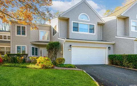 54 Beechwood Ct, Glen Cove, NY 11542