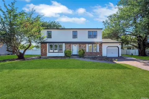 43 Old Selden Stage Rd, Selden, NY 11784