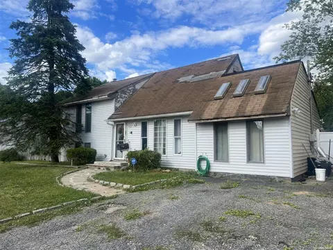 Undisclosed, Central Islip, NY 11722