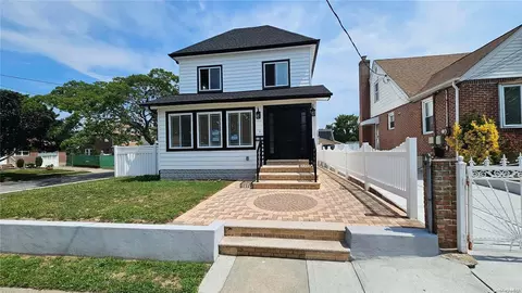 24201 137th Ave, New York, NY 11422