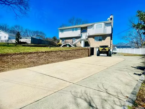 39 Elder Ave, Farmingville, NY 11738