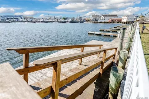 4 Rose St #3-1B, Oceanside, NY 11572
