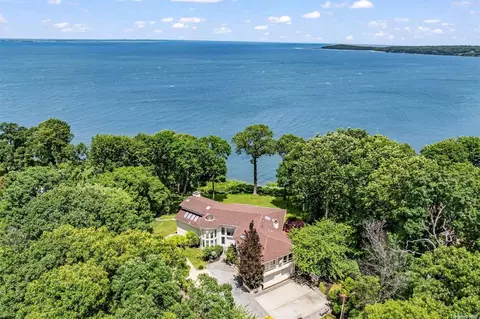 21 Sea Crest Dr, Huntington, NY 11743