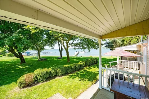 30 Rampasture Rd #D, Hampton Bays, NY 11946