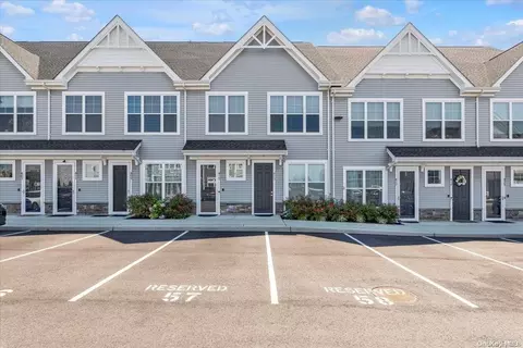 413 Emanuel Way #413, East Meadow, NY 11554