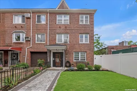 21-14 80th St, New York, NY 11370