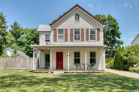 14065 Main Rd, Mattituck, NY 11952