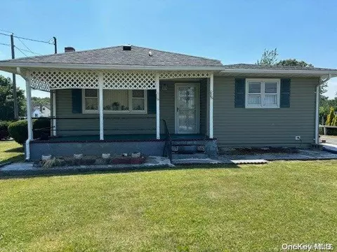 217 Doctors Path, Riverhead, NY 11901 photo 1