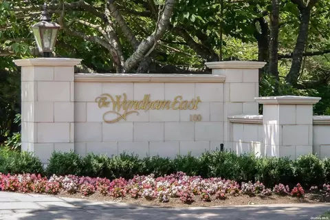 100 Hilton Ave #202 E, Garden City, NY 11530