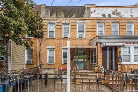 62-33 60th Dr, New York, NY 11378