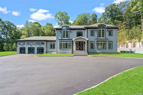 23 Woodbury Rd, Woodbury, NY 11797