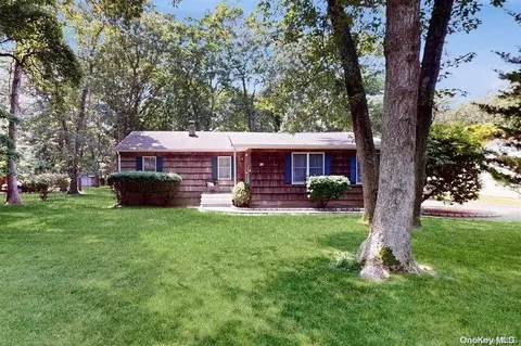 31 West St, Middle Island, NY 11953