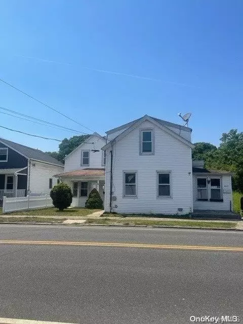 458-460 N Corona Ave, Valley Stream, NY 11580