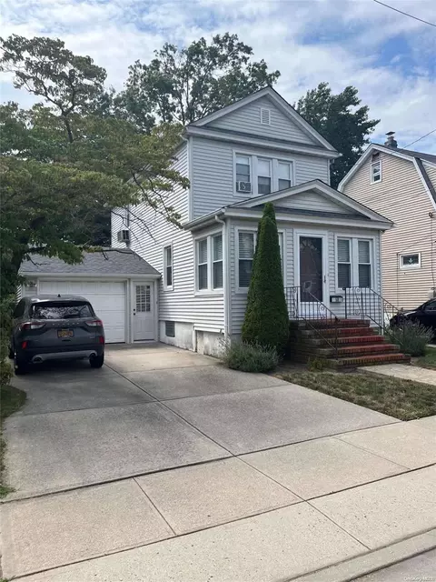 58 Cochran Pl, Valley Stream, NY 11581