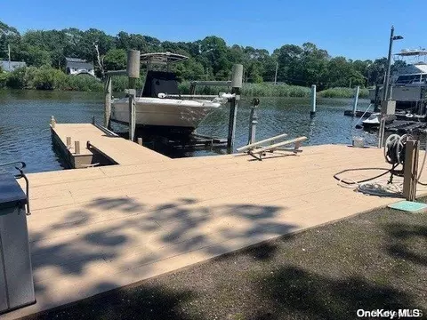 71 Overlook Dr, Mastic, NY 11950