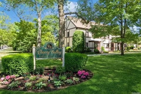 276 Cherry Valley Ave #B2, Mineola, NY 11501