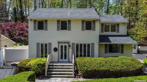 105 Norwood Ave, Northport, NY 11768