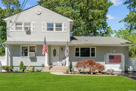 112 Webster Ave, Lake Ronkonkoma, NY 11779