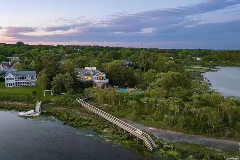 134 Middle Pond Rd, Southampton, NY 11968