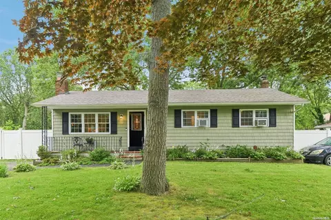 65 Mastic Blvd, Mastic, NY 11950