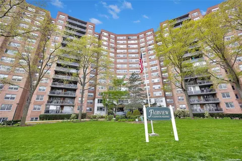 61-20 Grand Central Pkwy #C505, Forest Hills, NY 11375