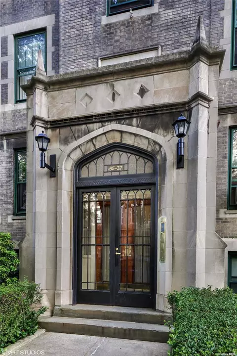 35-27 80th St #51, New York, NY 11372