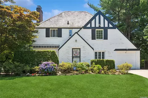 64 Rolling Hill Rd, North Hempstead, NY 11030