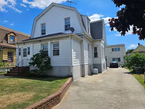 254 John St, Lawrence, NY 11559