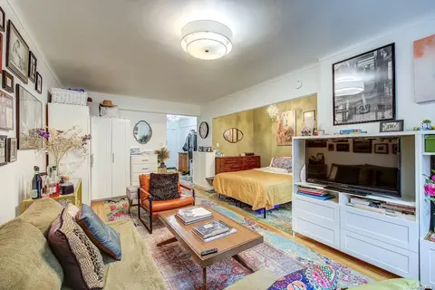 110-20 71 Ave #331, New York, NY 11375