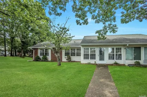 157 Falmouth Ct #A, Ridge, NY 11961