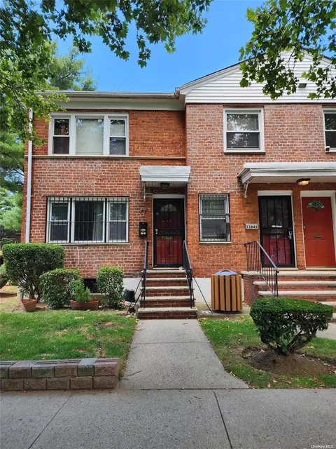 138-45 Jewel Ave #B, Flushing, NY 11367