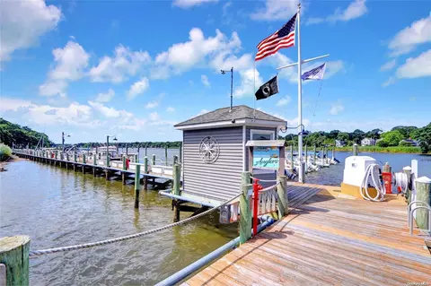 361 Seabreeze Ct #361, Moriches, NY 11955
