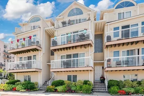 91 National Blvd #UPPER, Long Beach, NY 11561