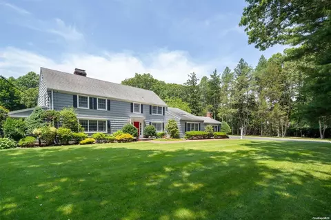 1614 Stewart Ln, Syosset, NY 11791
