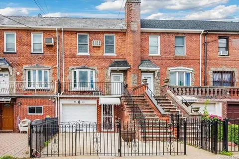 47-08 Ditmars Blvd, New York, NY 11105