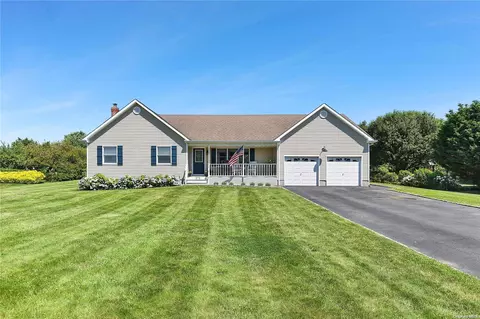 270 Harvest Ln, Mattituck, NY 11952