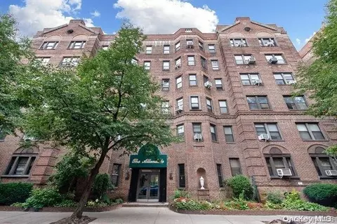 34-24 82nd St #5D, New York, NY 11372
