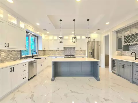 Kitchen - 150-26 Sullivan Dr, New York, NY 11357 photo 1 of 3