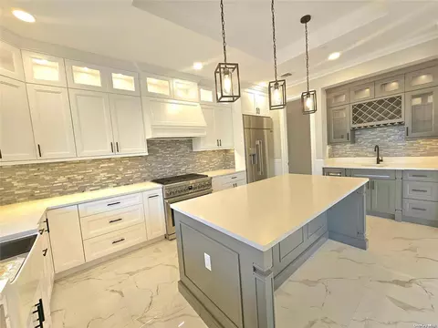 Kitchen - 150-26 Sullivan Dr, New York, NY 11357 photo 3 of 3