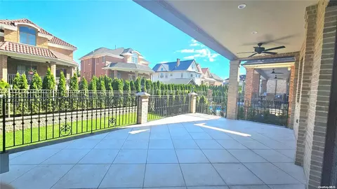 Exterior - 150-26 Sullivan Dr, New York, NY 11357 photo 2 of 4