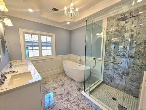 Bath - 150-26 Sullivan Dr, New York, NY 11357 photo 5 of 6