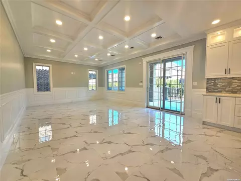 Living - 150-26 Sullivan Dr, New York, NY 11357 photo 3 of 4