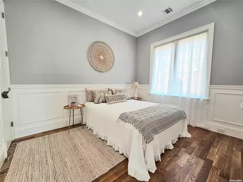 Bedroom - 150-26 Sullivan Dr, New York, NY 11357 photo 1 of 4