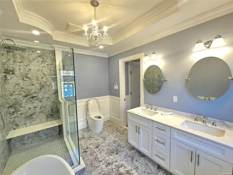 Bath - 150-26 Sullivan Dr, New York, NY 11357 photo 6 of 6
