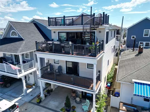 84 Delaware Ave, Long Beach, NY 11561
